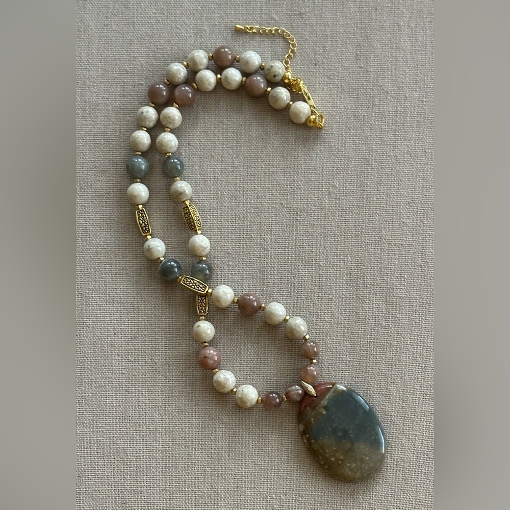 22 inch Moonstone and Jasper bead necklace NWOT - Picture 4 of 16